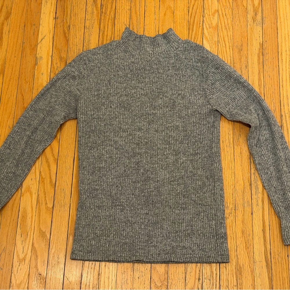 Women's Gray Ribbed Sweater